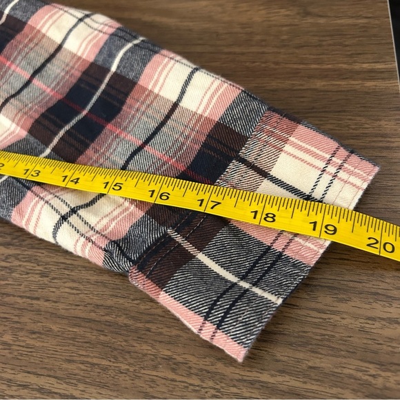 💕Tilley Plaid Button-Up Women's shirt L - Picture 10 of 11